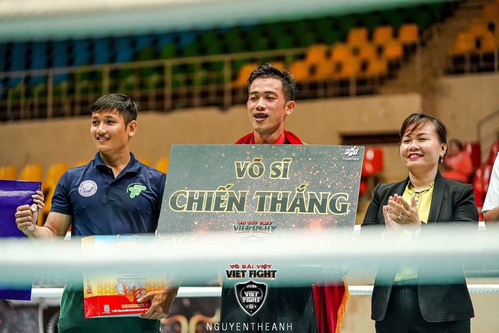 Thi đấu chuyên nghiệp